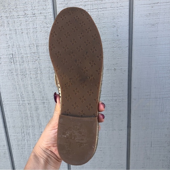 Patricia Nash Francesca Perforated Metallic Gold Tassel Detail Loafer 7.5 - Picture 5 of 8